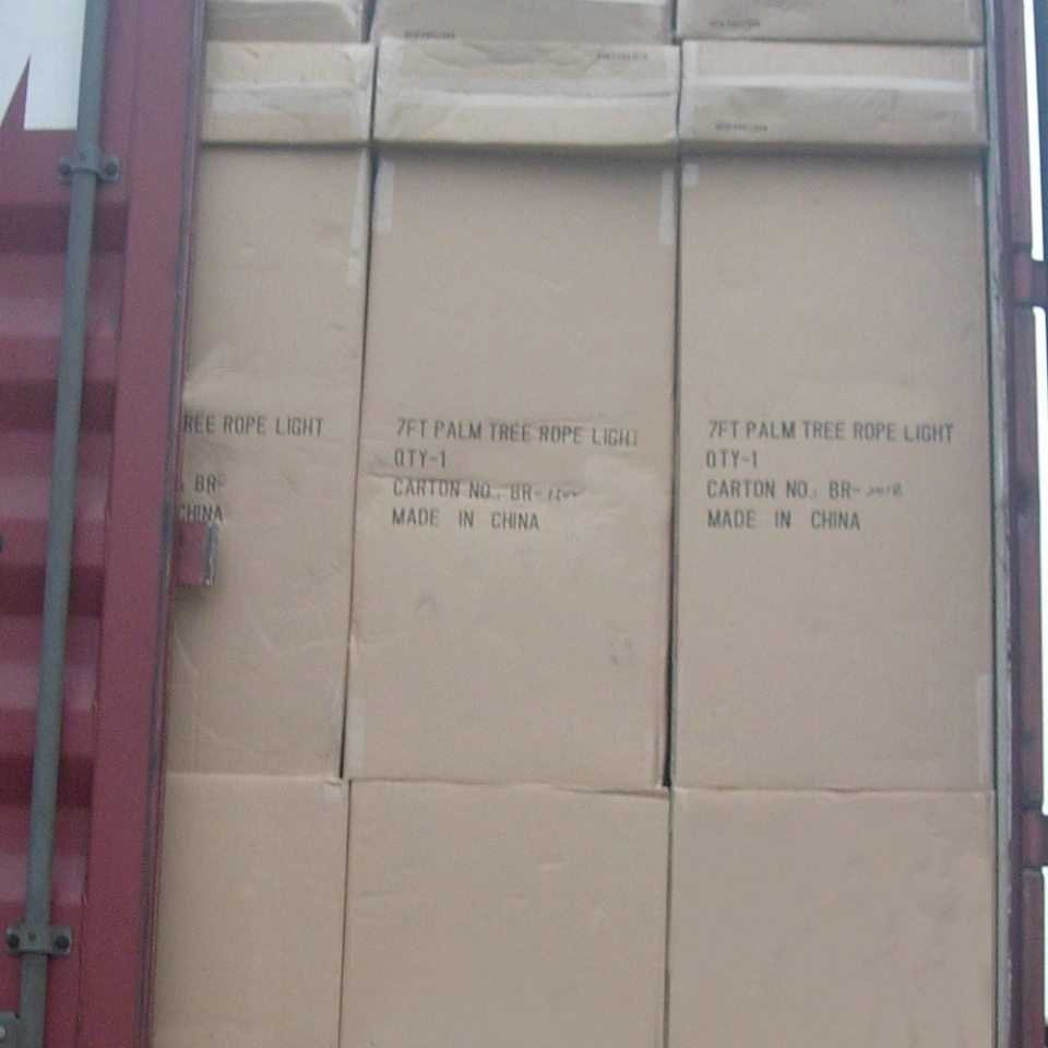 Custom Tropical Oasis: 4.5ft Tall Palm Tree Incandescent Rope Light Display - Tailored by Expert Manufacturing Plant (7)